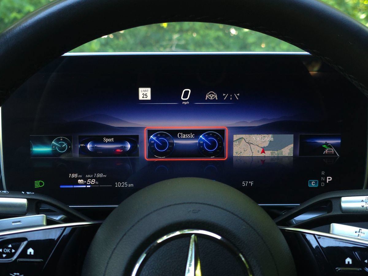 Used 2022 Mercedes-Benz EQS 450+ Sedan image 37