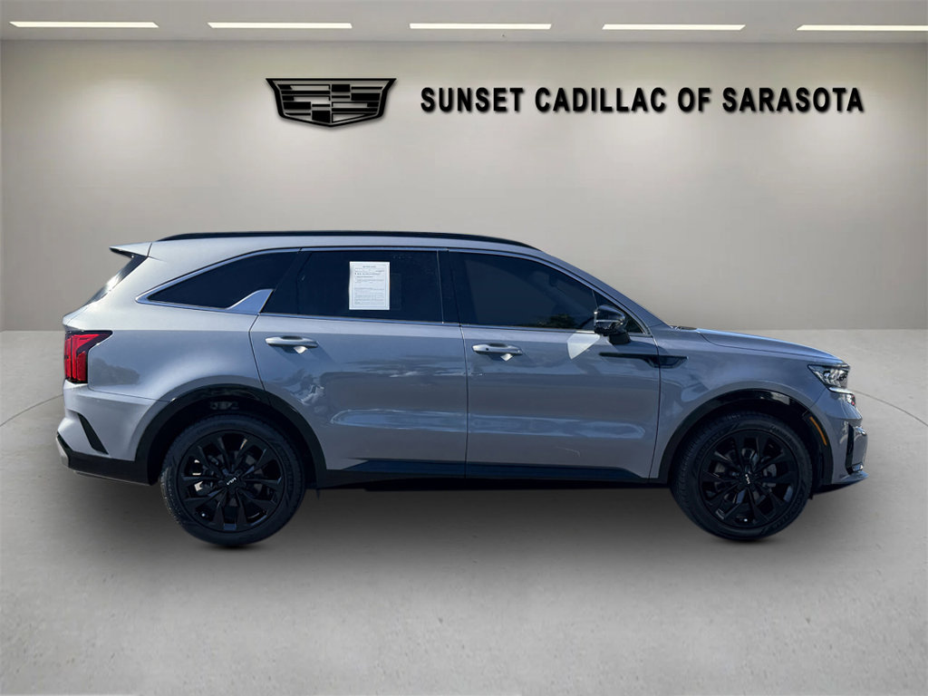 Used 2022 Kia Sorento SX image 2