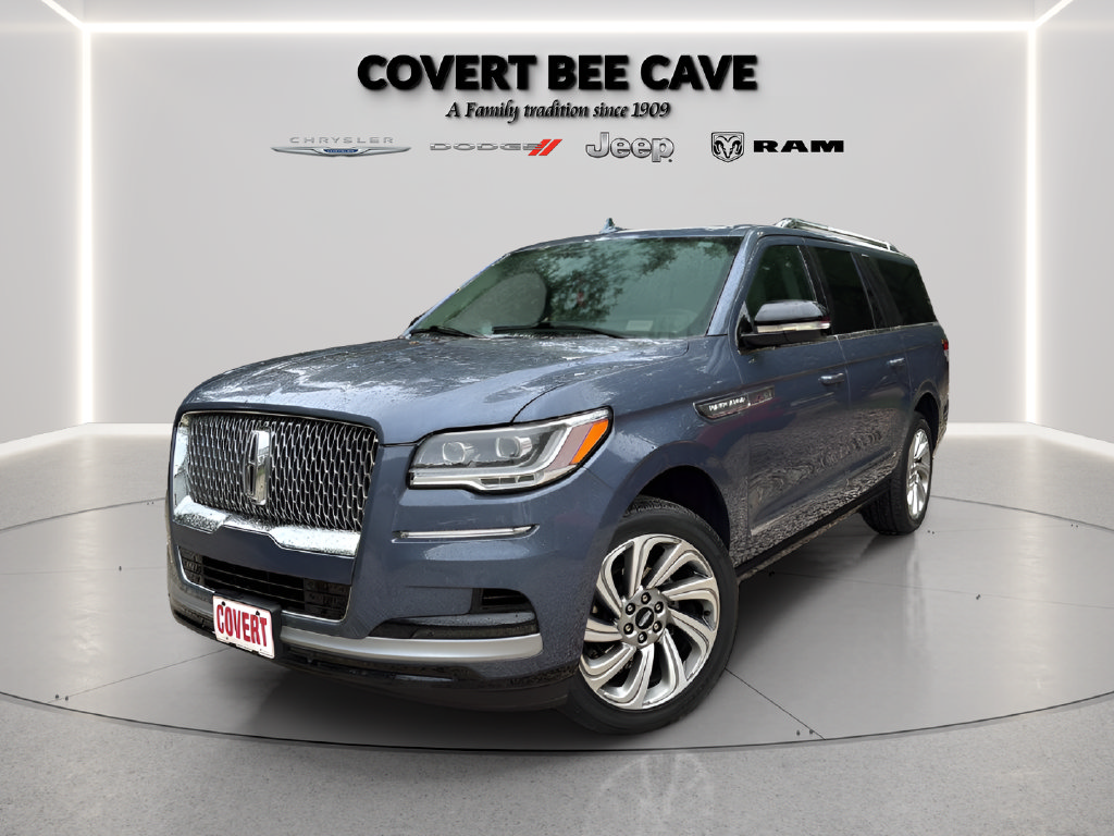Used 2022 Lincoln Navigator L Reserve RWD image 3