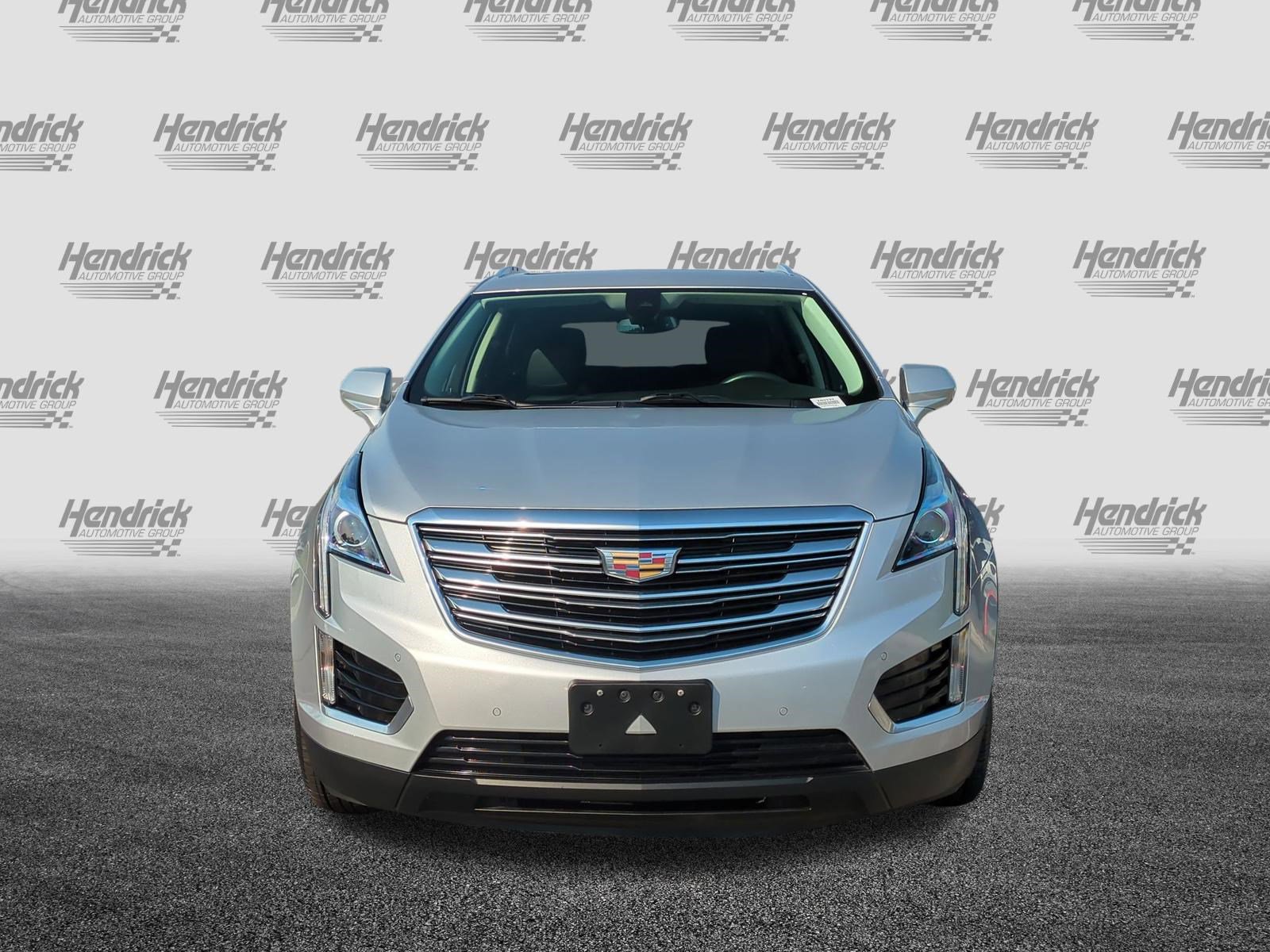 Used 2017 Cadillac XT5 Luxury w/ Driver Awareness Package FWD image 3