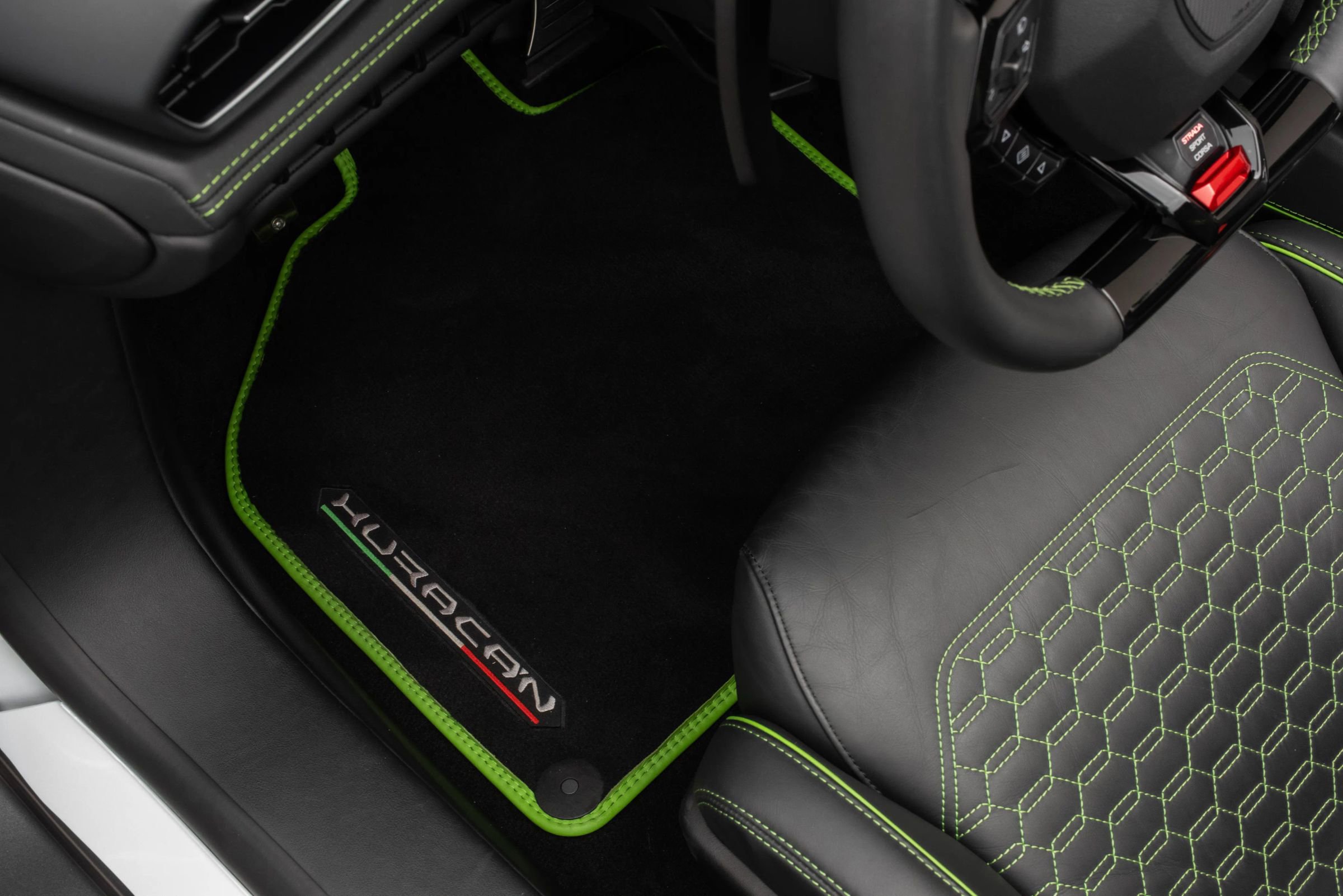 Used 2020 Lamborghini Huracan EVO AWD/4WD image 12