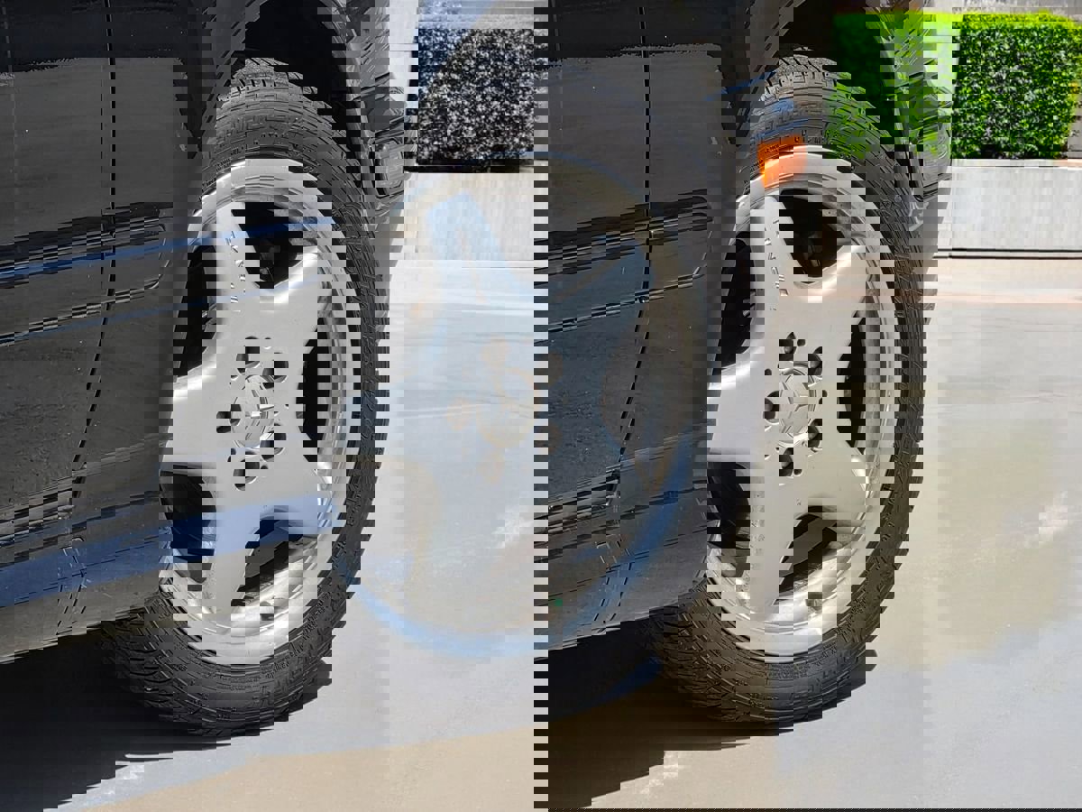 Used 2001 Mercedes-Benz CLK 430 Coupe image 10