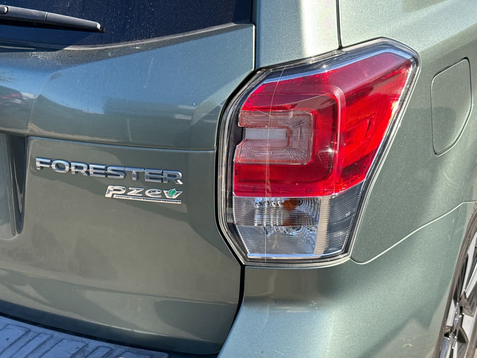 Used 2017 Subaru Forester 2.5i Premium AWD/4WD image 10