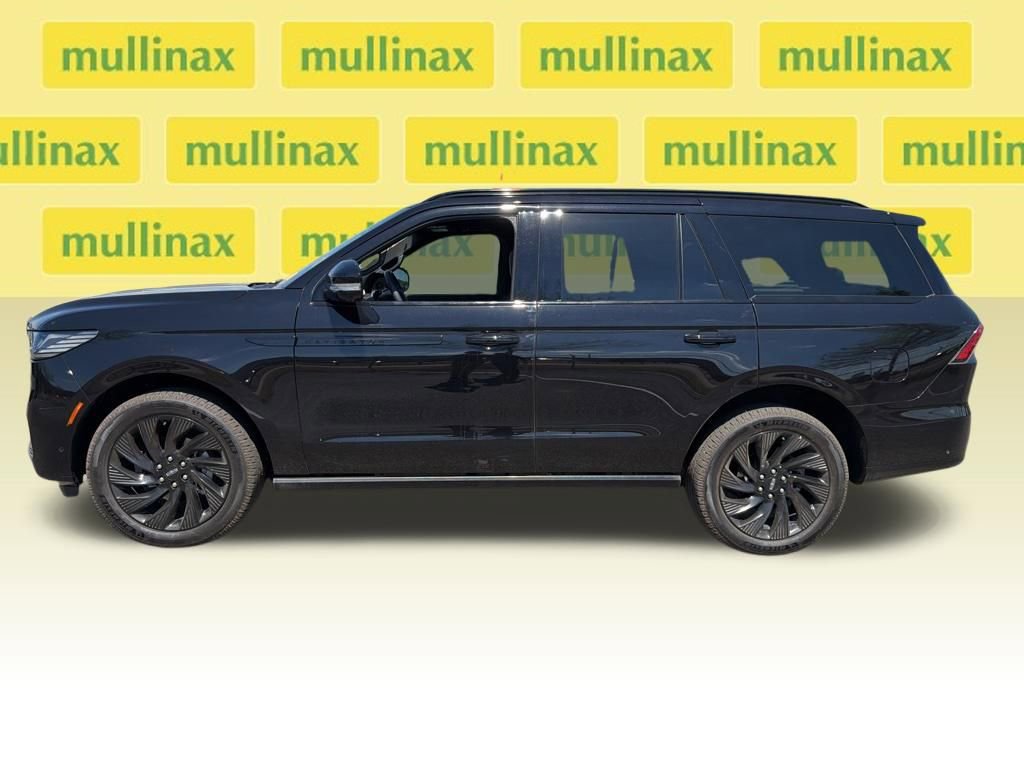Used 2025 Lincoln Navigator Reserve w/ Jet Appearance Package image 6
