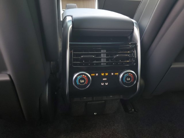New 2026 Land Rover Range Rover SE AWD/4WD image 13