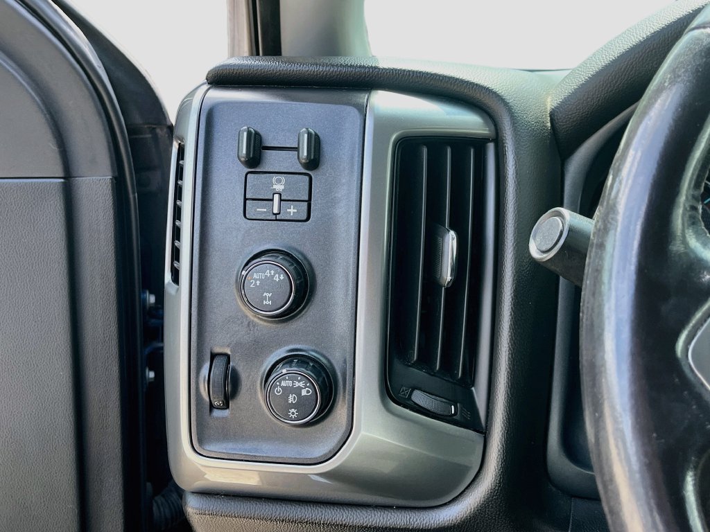 Used 2018 Chevrolet Silverado 1500 LT w/ All Star Edition AWD/4WD image 10