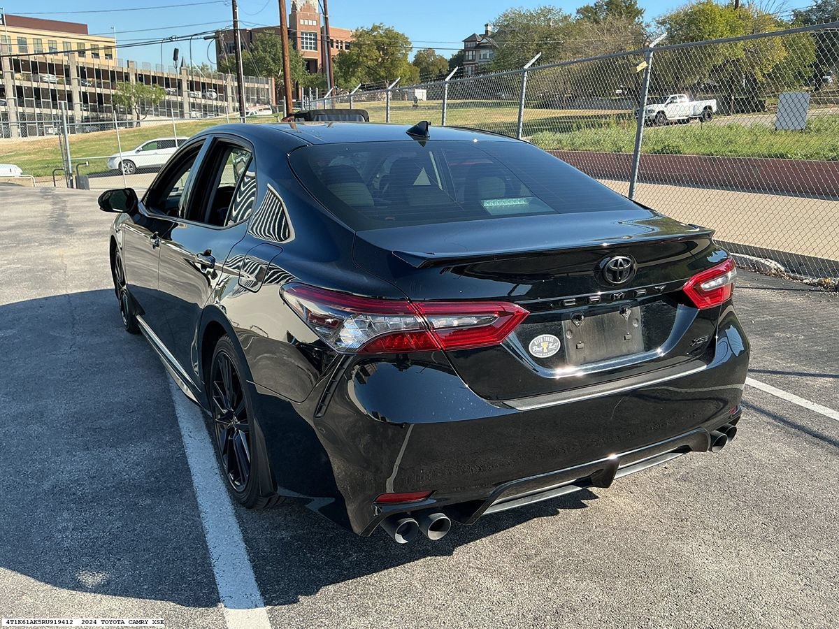 Used 2024 Toyota Camry XSE FWD image 6