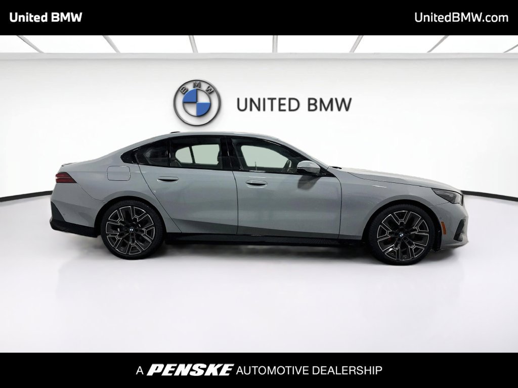 Certified 2027 BMW 540i xDrive w/ M Sport Package AWD/4WD image 4