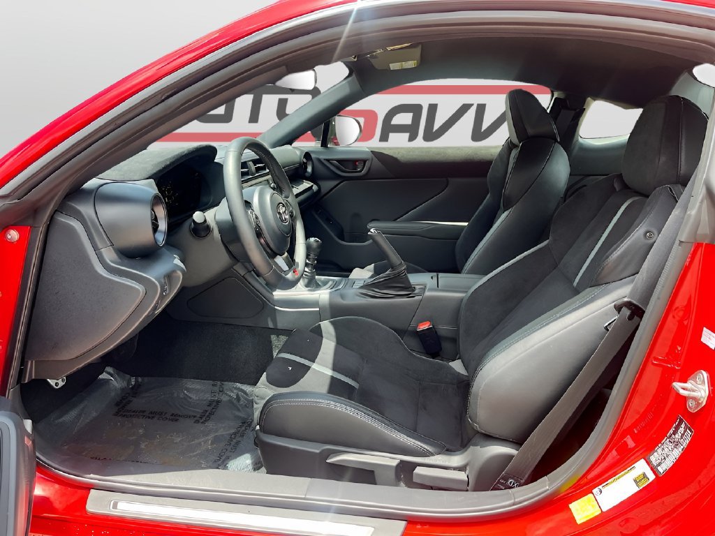 Used 2025 Toyota GR86 Premium w/ ALL Weather Mat Package (TMS) RWD image 20