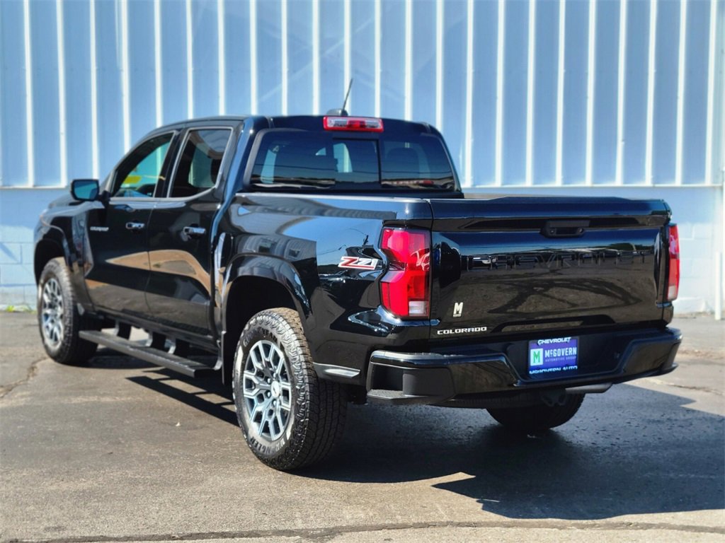 Used 2024 Chevrolet Colorado Z71 w/ Z71 Convenience Package 2 image 3