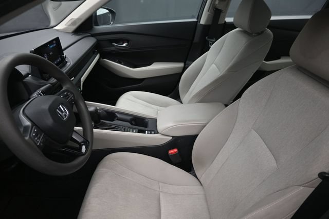 Used 2023 Honda Accord EX image 17
