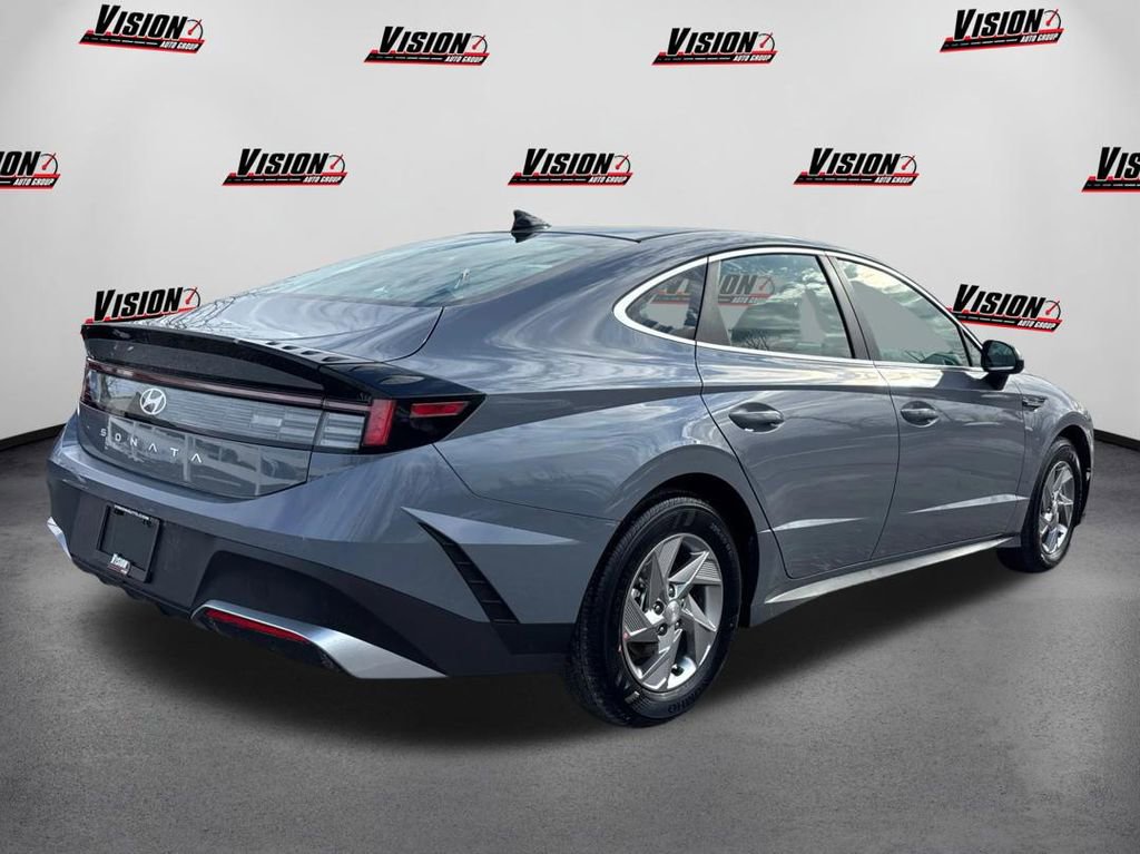 New 2026 Hyundai Sonata SE FWD image 5