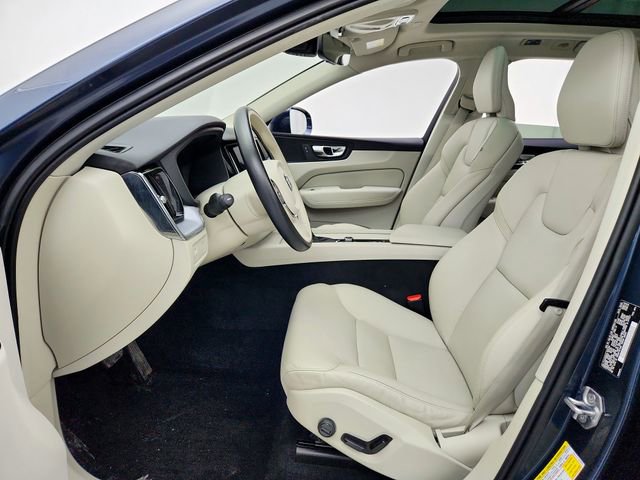 Used 2020 Volvo XC60 T6 Momentum w/ Protection Package image 17