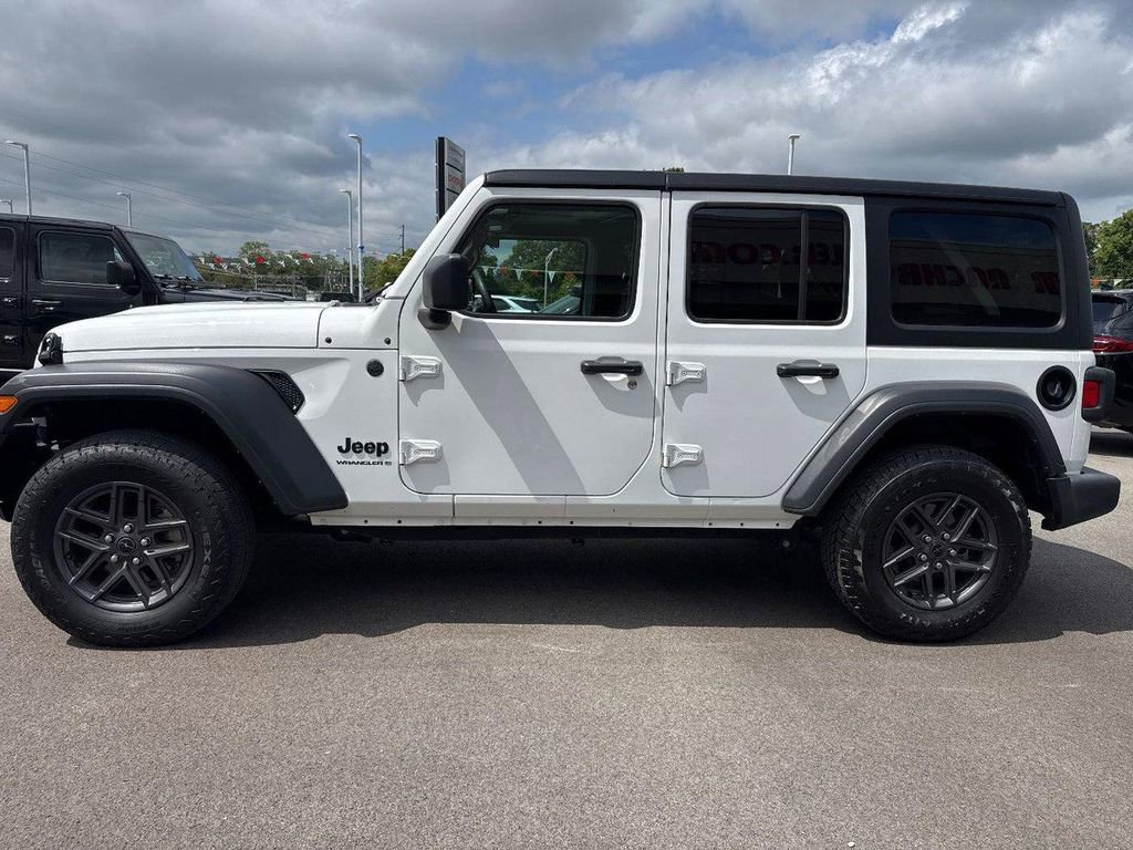 Used 2024 Jeep Wrangler Sport S image 8