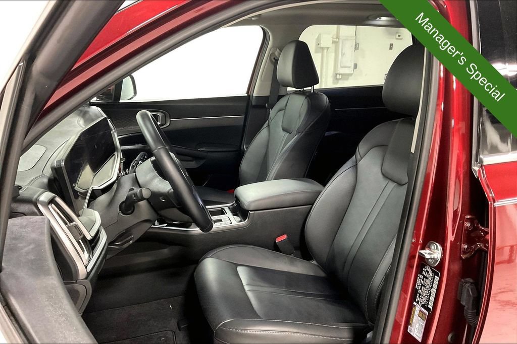 Used 2025 Kia Sorento EX w/ Panoramic Sunroof Package FWD image 32