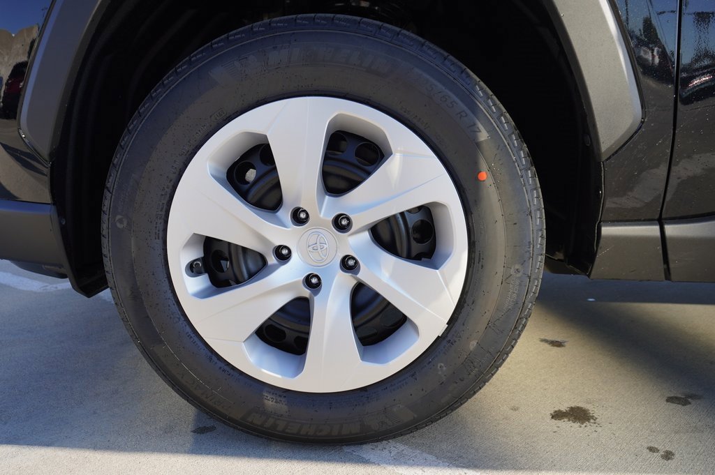 New 2025 Toyota RAV4 LE image 16