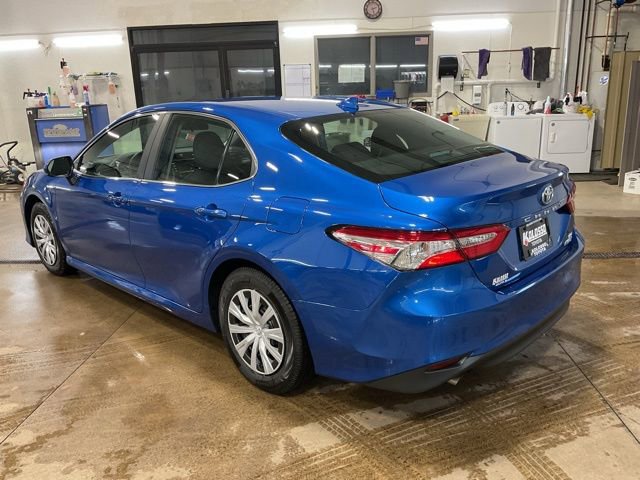 Used 2020 Toyota Camry LE image 4