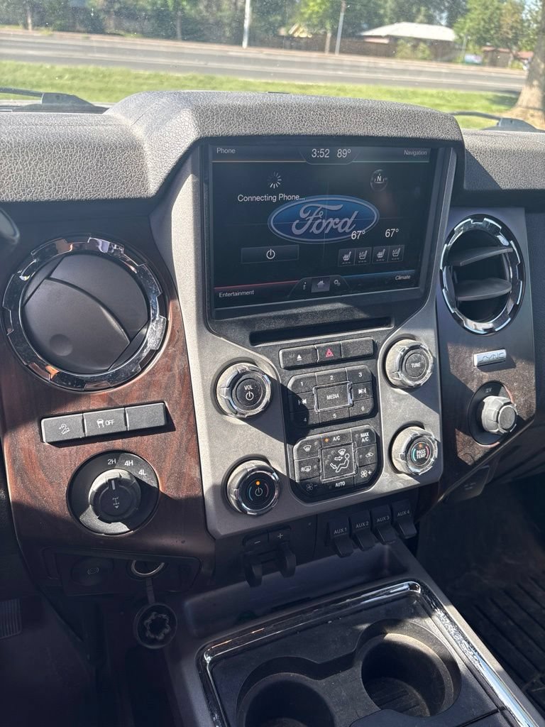 Used 2016 Ford F250 Lariat w/ Lariat Interior Package AWD/4WD image 9