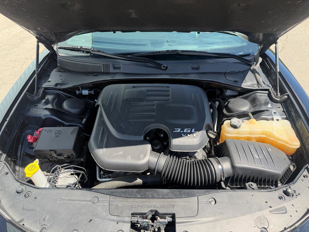 Used 2020 Dodge Charger SXT w/ Blacktop Package RWD image 27