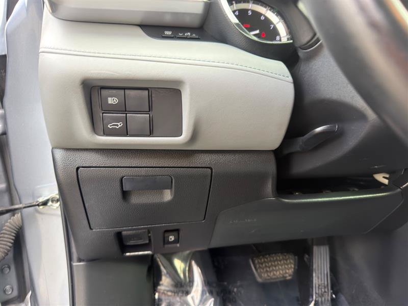 Used 2022 Toyota Highlander XLE AWD/4WD image 13