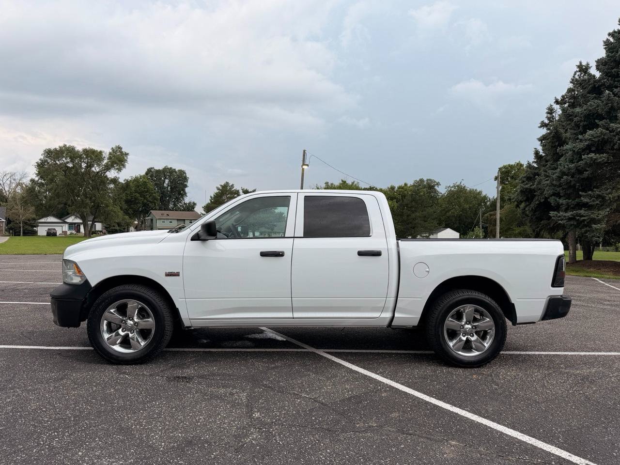 Used 2014 RAM 1500 4x4 Crew Cab image 5