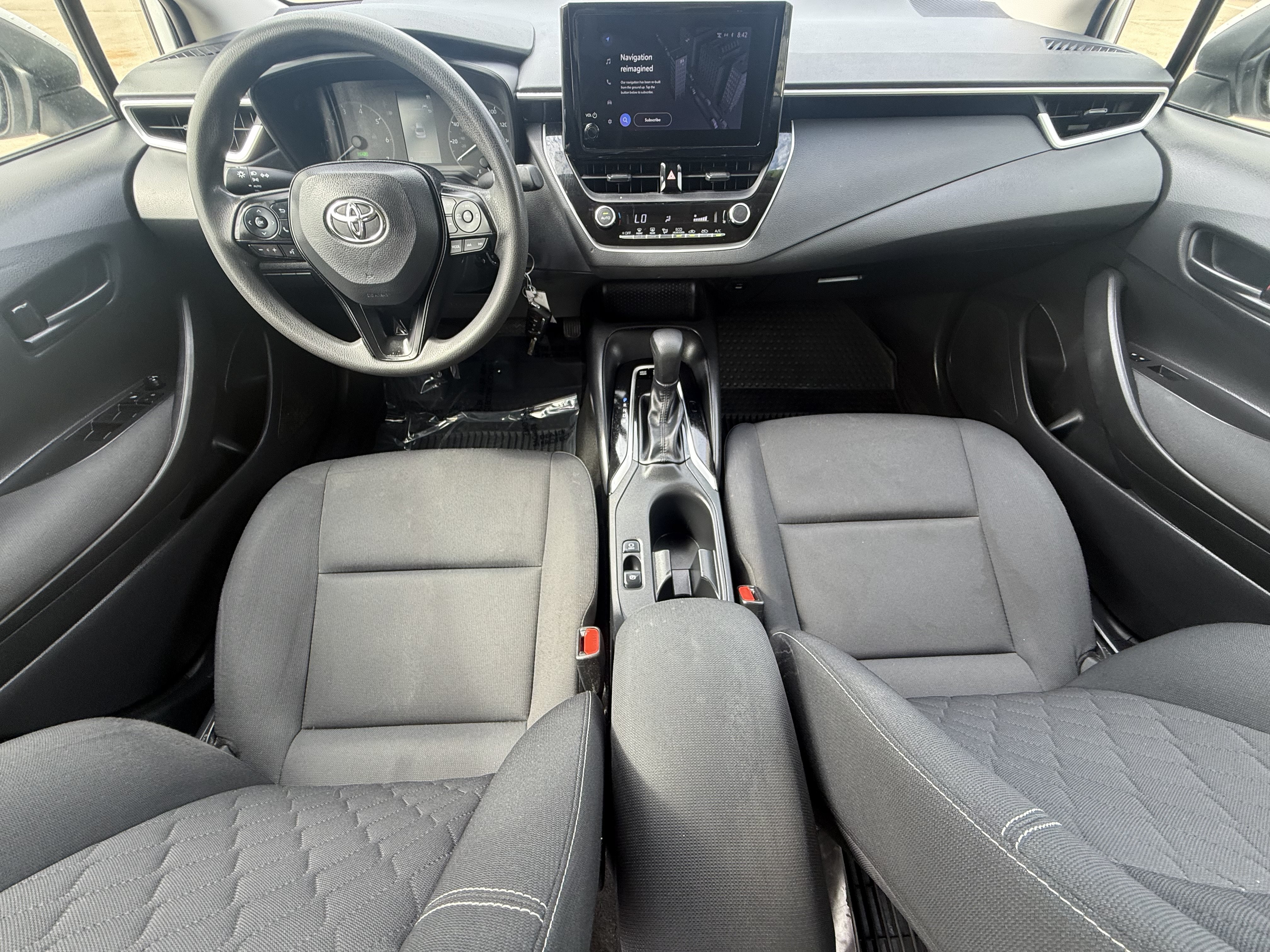 Used 2024 Toyota Corolla LE FWD image 11