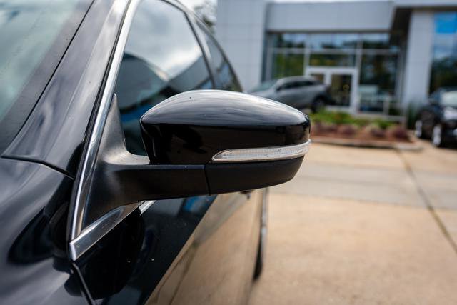 Used 2015 Volkswagen Passat TDI SE FWD image 29