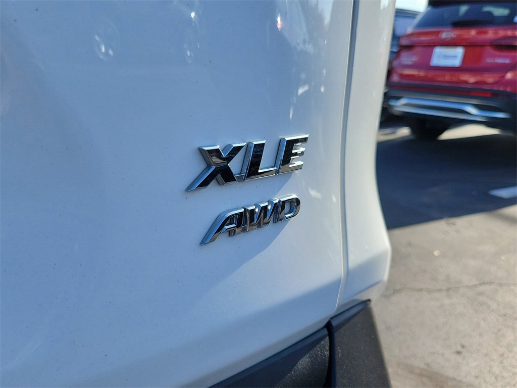Used 2019 Toyota RAV4 XLE image 9