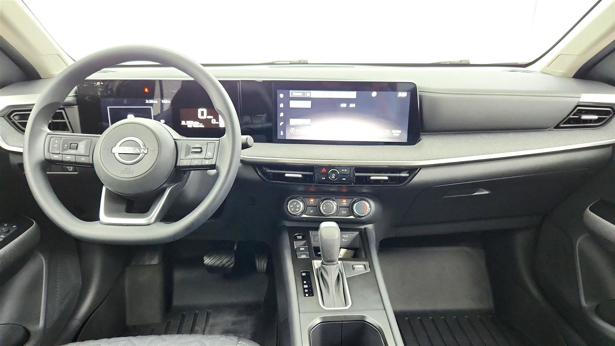 Used 2025 Nissan Kicks SV w/ Charging Package FWD image 11