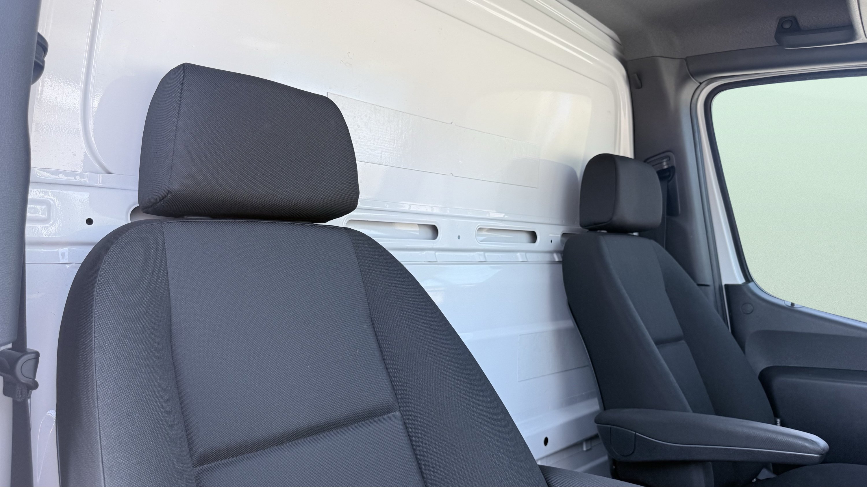 Used 2020 Mercedes-Benz Sprinter 3500 w/ Premium Package image 38