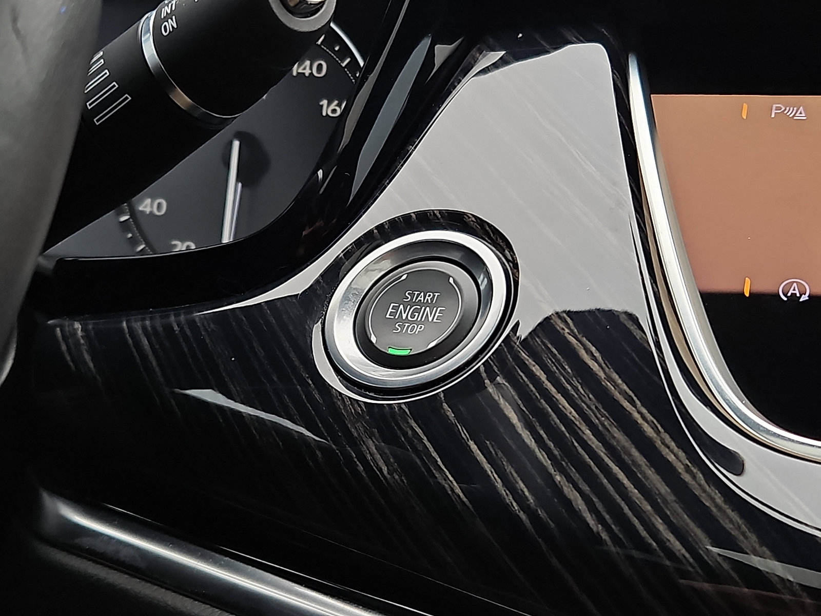 Certified 2024 Cadillac XT6 Premium Luxury image 24