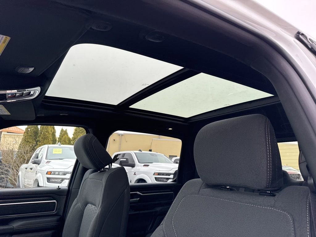 New 2026 RAM 1500 4x4 Crew Cab image 18