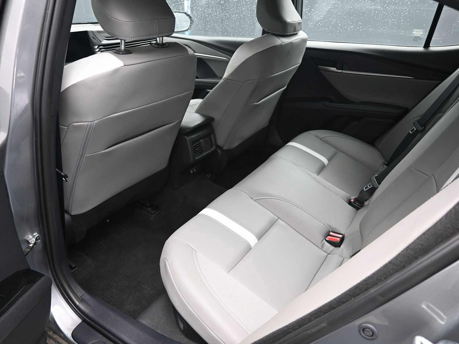 Used 2025 Toyota Camry SE FWD image 8