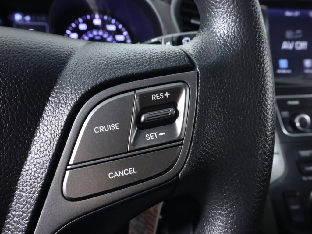 Used 2019 Hyundai Santa Fe XL SE image 15