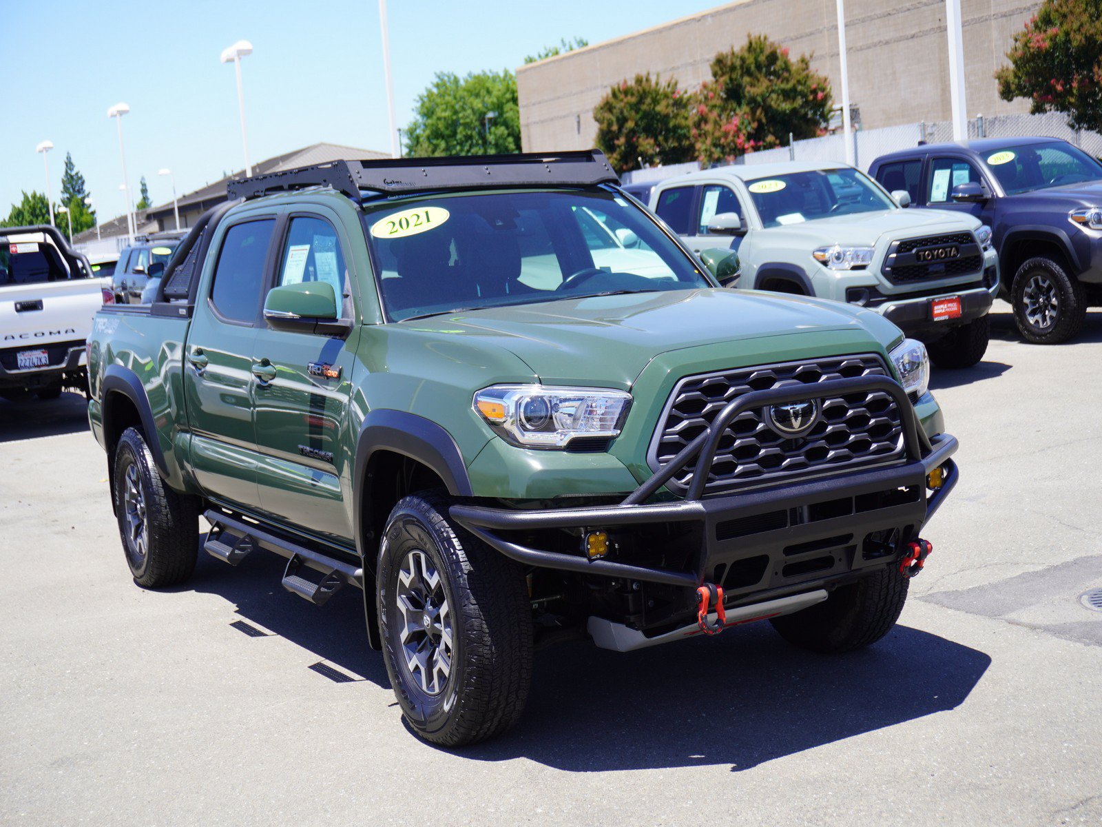 Used 2021 Toyota Tacoma TRD Off-Road w/ TRD Premium Off Road Package AWD/4WD image 1