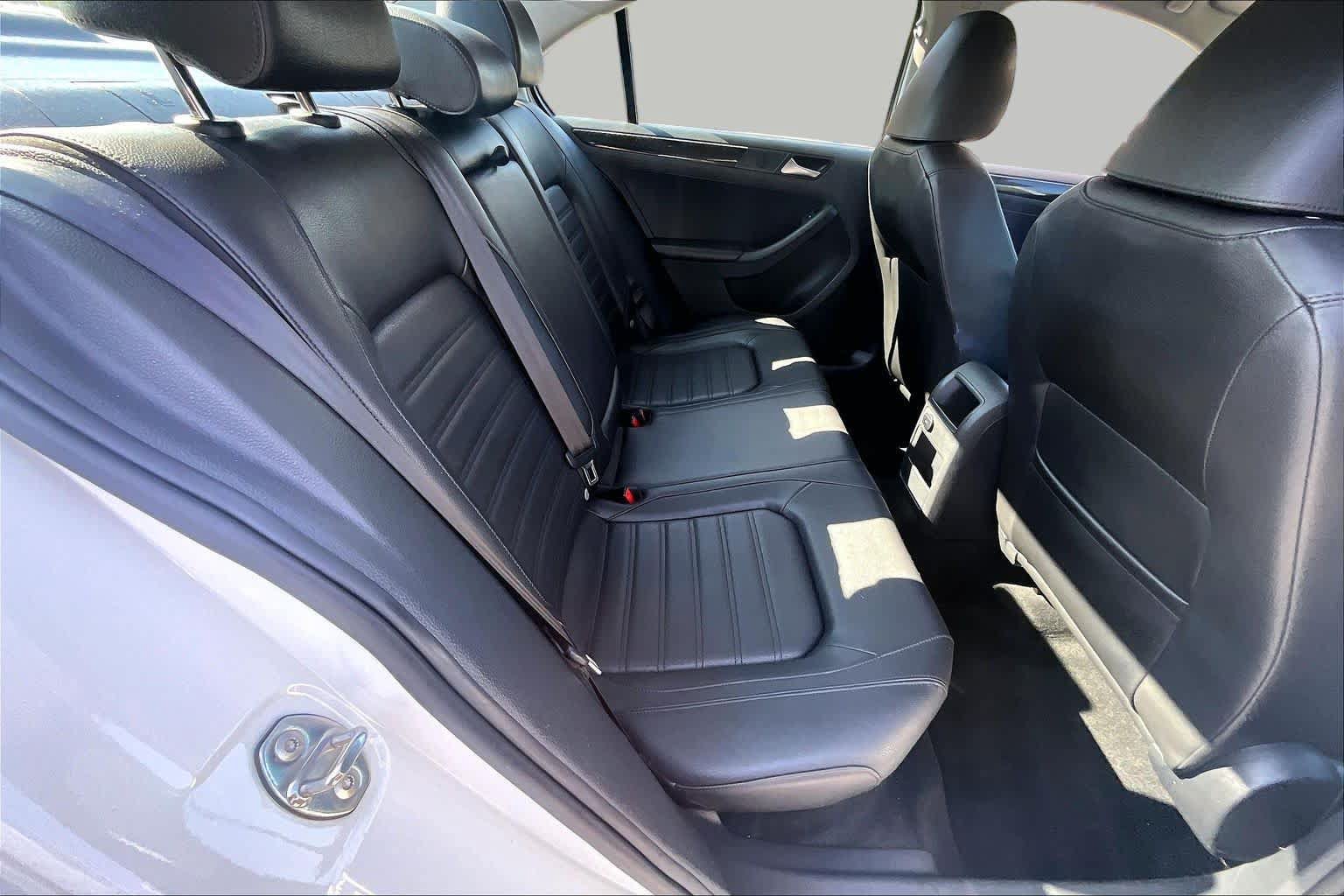 Used 2015 Volkswagen Jetta SEL FWD image 21