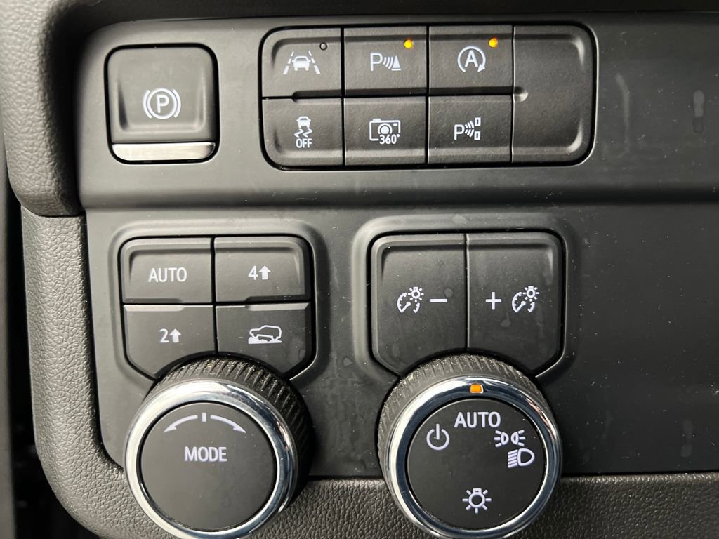 Used 2025 Chevrolet Tahoe LT image 44