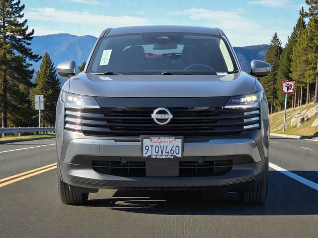 Used 2025 Nissan Kicks SV image 3