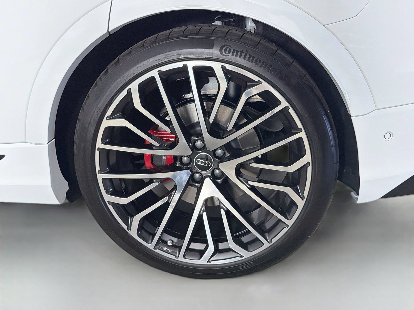 New 2026 Audi SQ8 Premium Plus AWD/4WD image 33