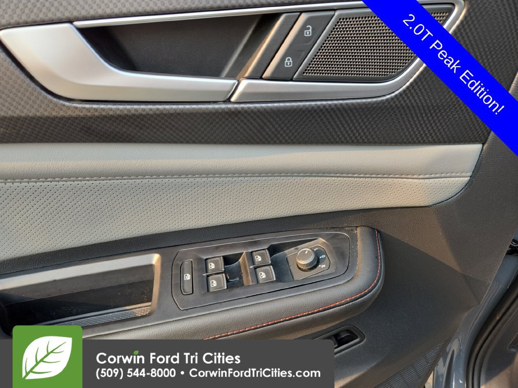 Used 2025 Volkswagen Atlas Peak Edition SE AWD/4WD image 15