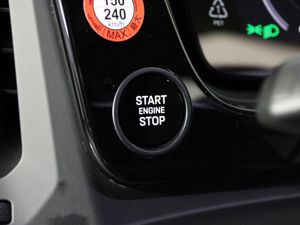 Used 2025 Porsche Cayenne E-Hybrid image 21