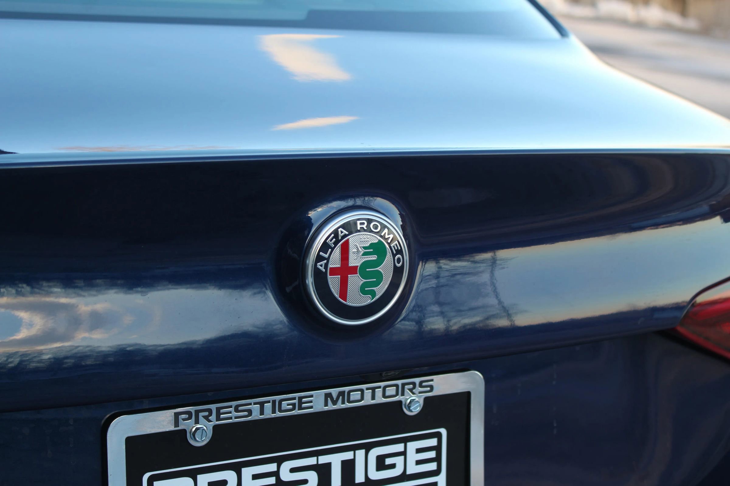 Used 2017 Alfa Romeo Giulia Sedan 4D image 38