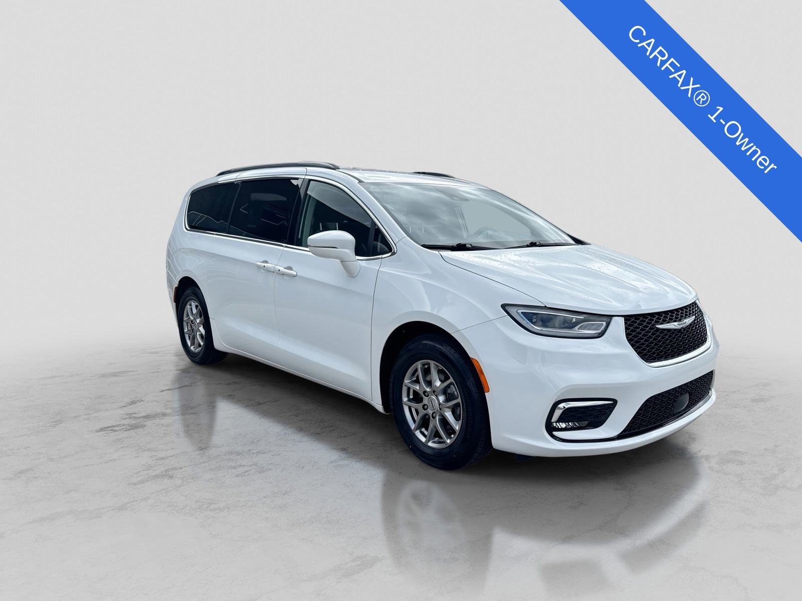 Used 2021 Chrysler Pacifica Touring w/ Cold Weather Group FWD image 10