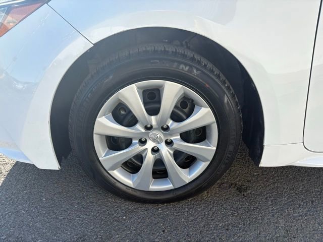 Used 2020 Toyota Corolla LE image 6
