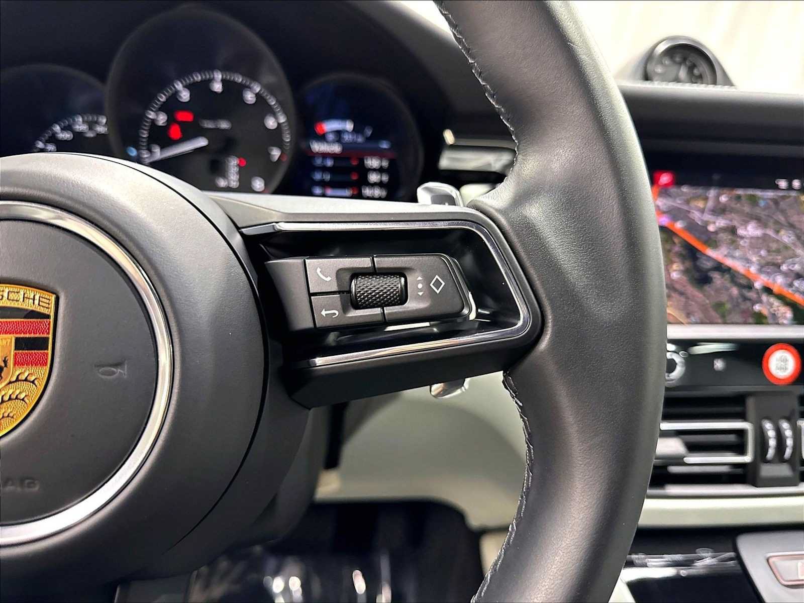 Used 2026 Porsche Macan AWD/4WD image 23