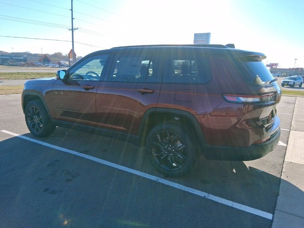 New 2025 Jeep Grand Cherokee L Limited w/ Trailer Tow Package image 4