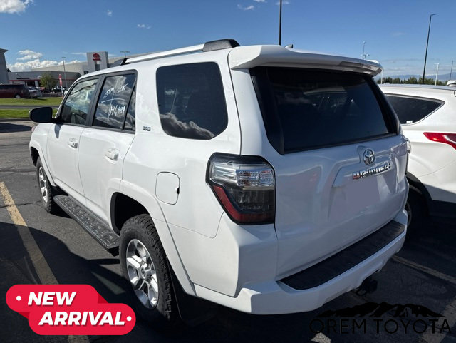 Used 2024 Toyota 4Runner SR5 AWD/4WD image 3
