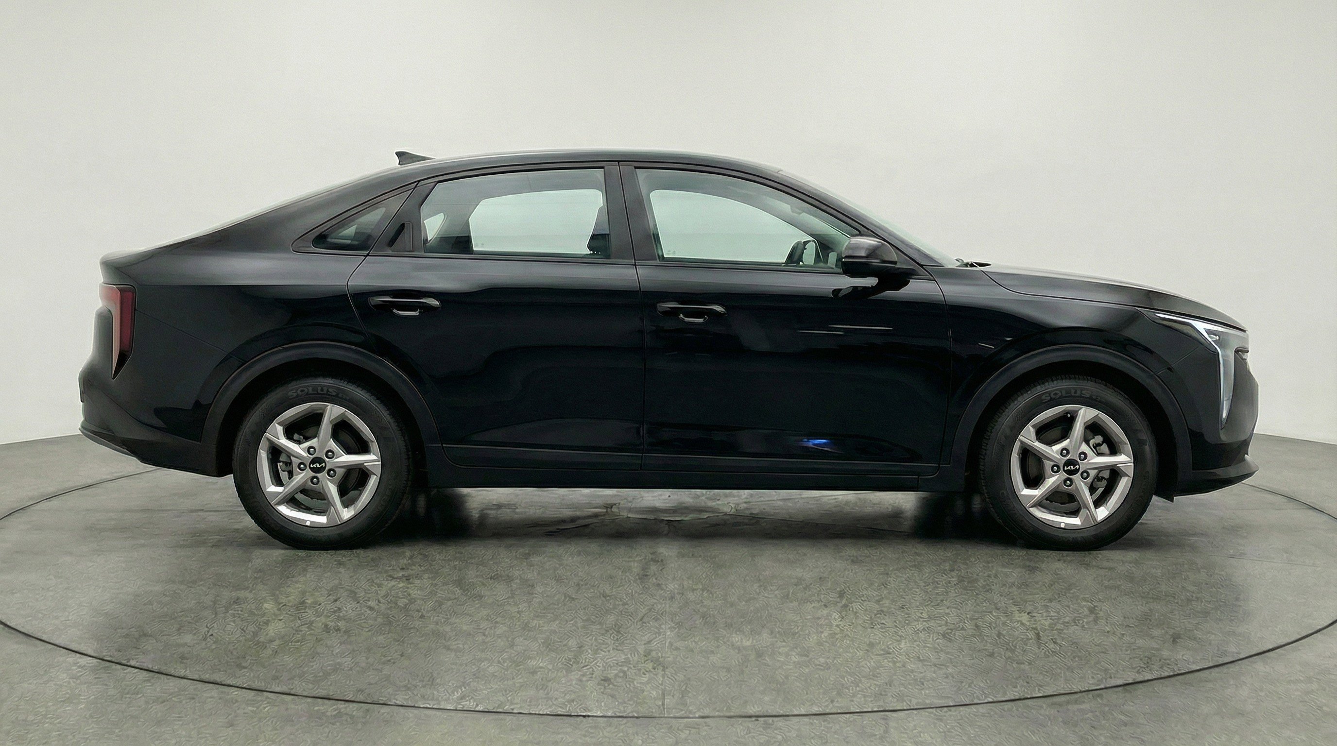 Used 2025 Kia K4 LXS image 11