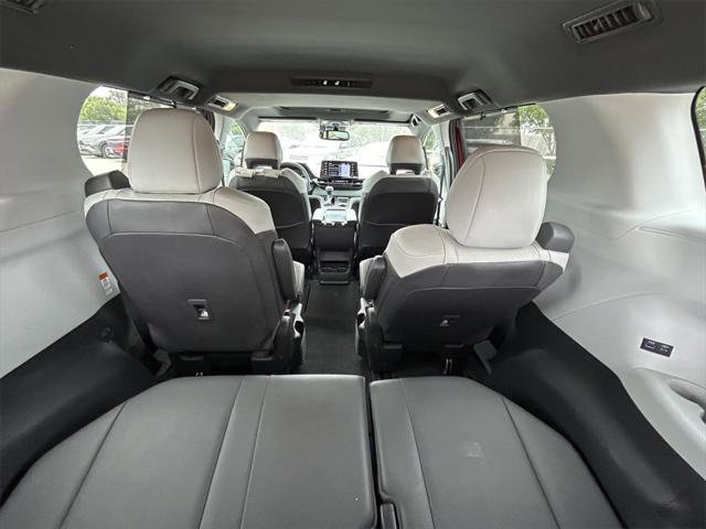 Certified 2022 Toyota Sienna XSE image 15