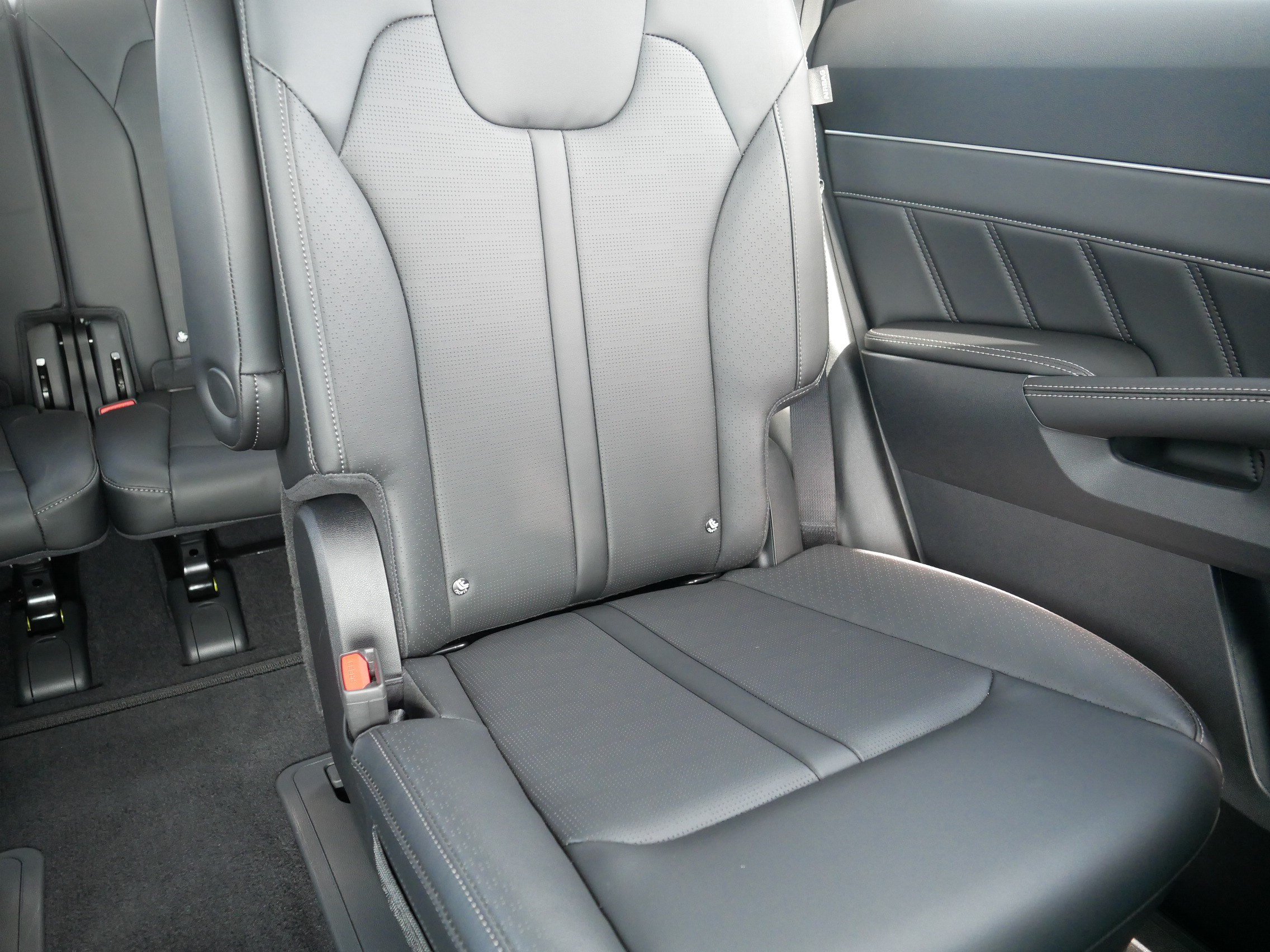 Used 2025 Kia Sorento SX AWD/4WD image 14